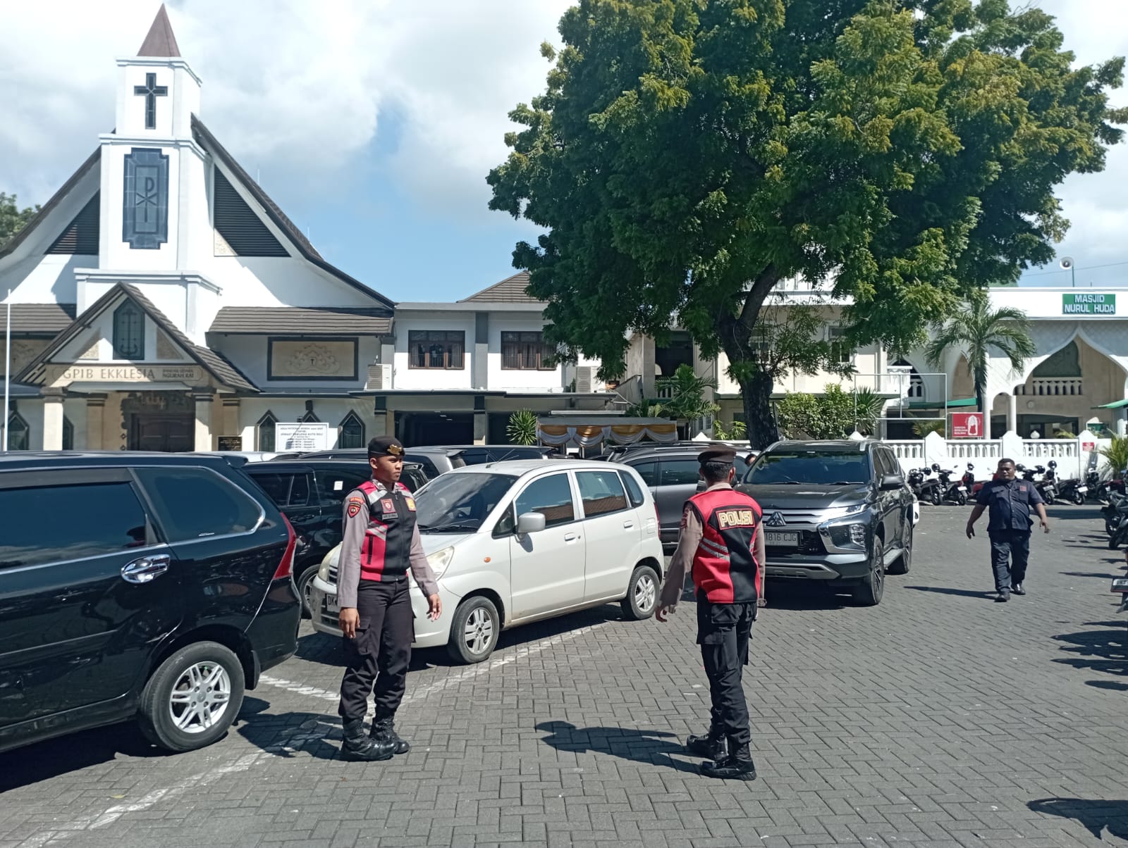 Giat Rutin Pam Ibadah, Polres Bandara Ngurah Rai Bersinergi dengan Petugas Pam Internal Gereja